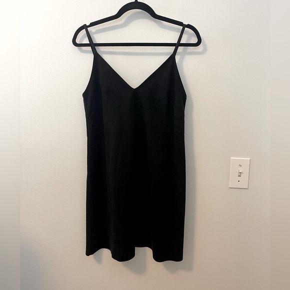 Aritzia Wilfred SUEDE Vivienne spaghetti strap Vegan Suede Dress in Black - S - Picture 5 of 12